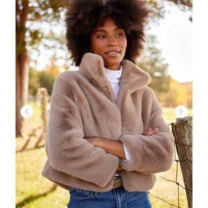 Price drop. Cozy Tan Faux Fur Jacket 
Sold out on Alice Walk’s website